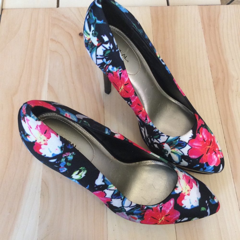 Multi Colored Pump